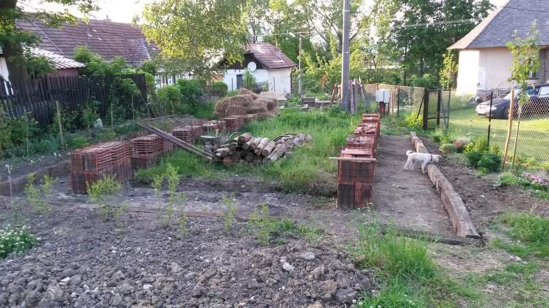 recyklované vyvýšené záhony